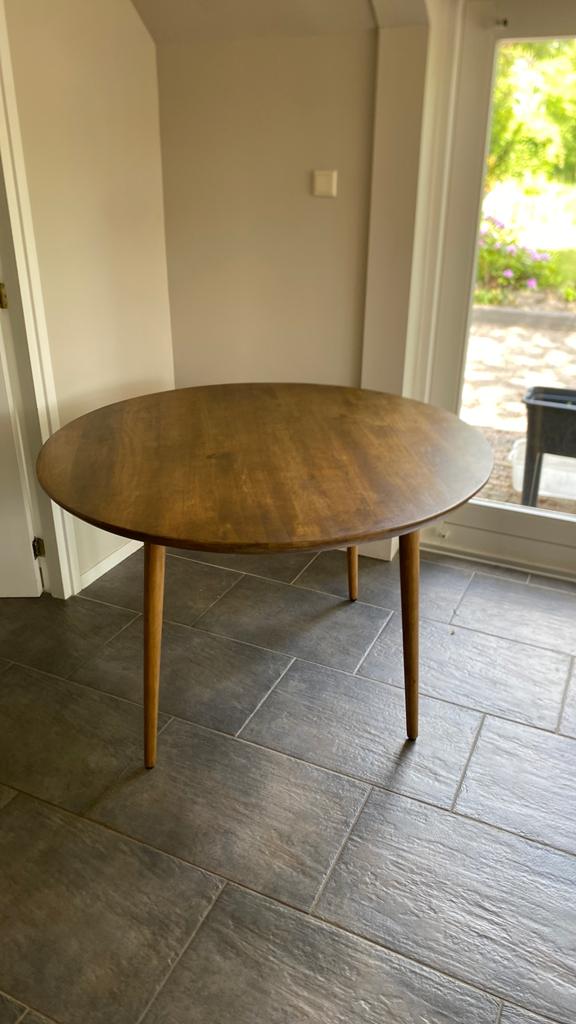 Te koop ronde mango houten eettafel 120 cm, 100 tot 150 cm, Rond, Ophalen of Verzenden, Zo goed als nieuw
