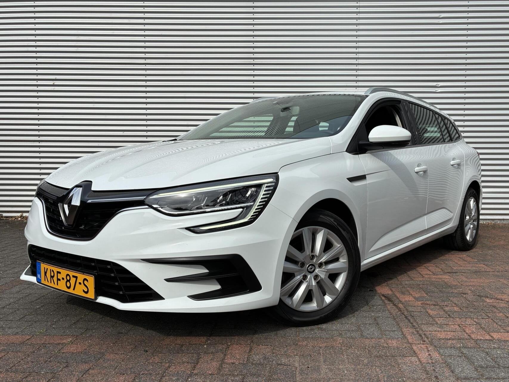 Renault Megane Estate 1.3 TCe Airco Cruise Carplay Led 2022, Voorwielaandrijving, Gebruikt, 4 cilinders, Leder en Stof