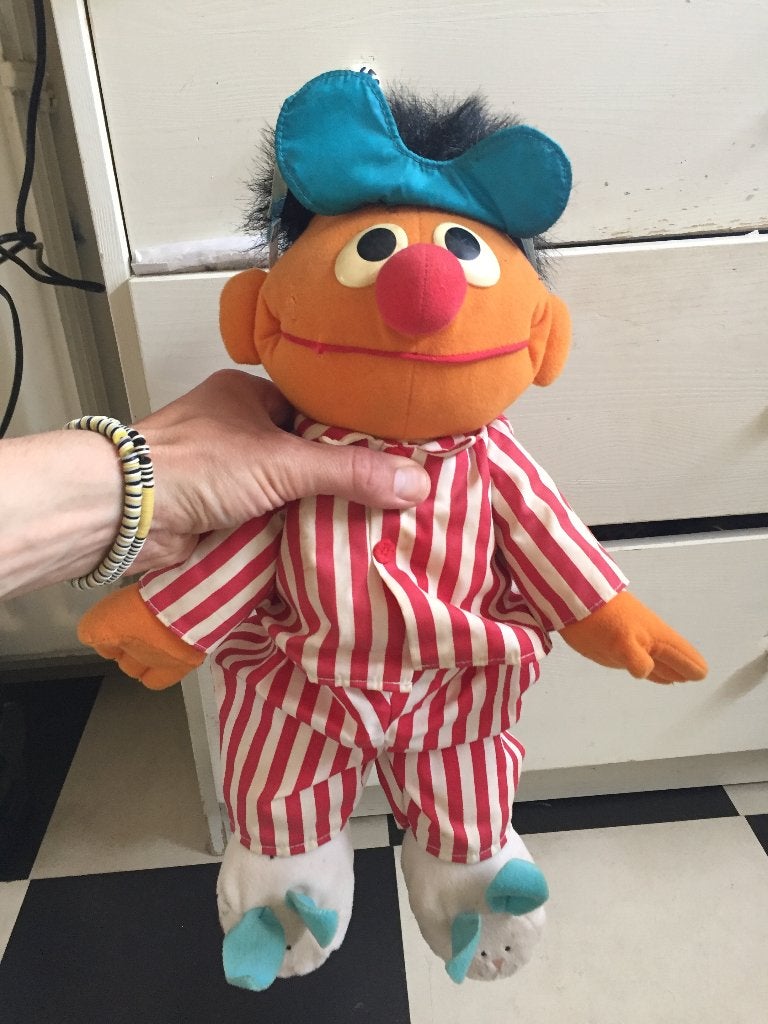 Vintage Ernie Sesamstraat KNuffel Slaapmasker pyama Geluid, Oranje, Gebruikt, Met geluid, Overige karakters