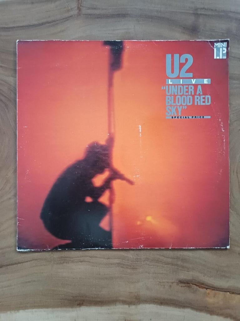 U2 - Under A Blood red Sky - Vinyl, Ophalen of Verzenden, Zo goed als nieuw, 12 inch, Poprock