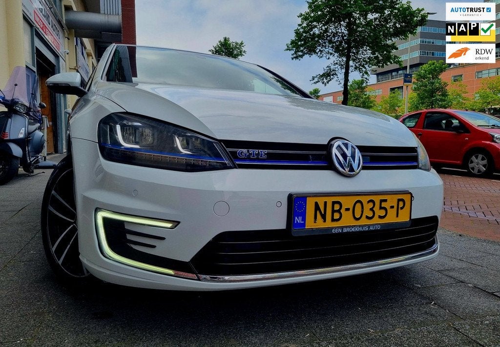 Volkswagen Golf 1.4 TSI GTE Dealer Onderhouden, Auto's, Volkswagen, 8 kWh, Gebruikt, Euro 6, 4 cilinders
