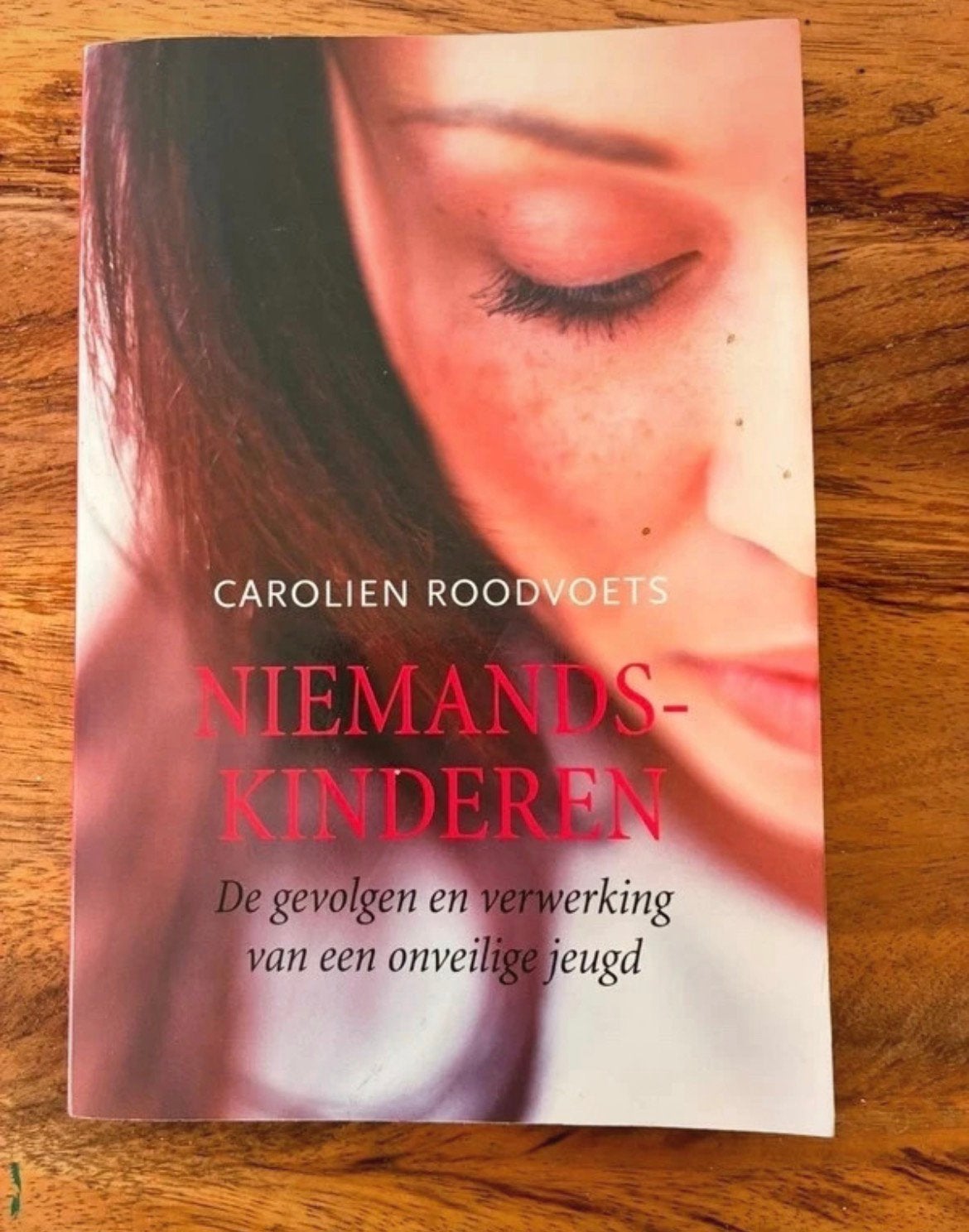 Niemandskinderen Carolien Roodvoets, Ophalen of Verzenden, Nieuw