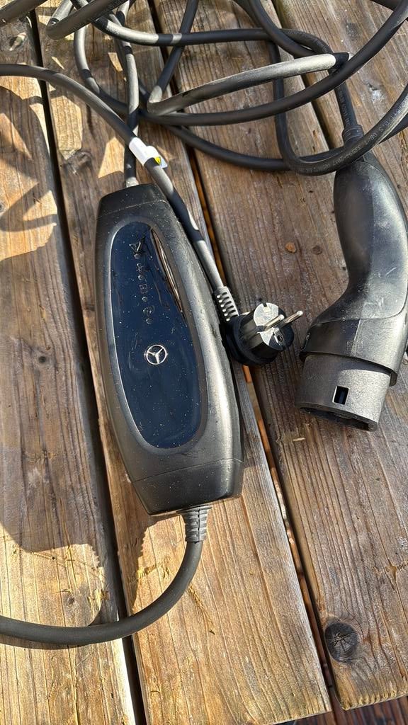 Oplader Mercedes, Auto diversen, Laadpalen, Ophalen of Verzenden, Zo goed als nieuw, Laadkabel