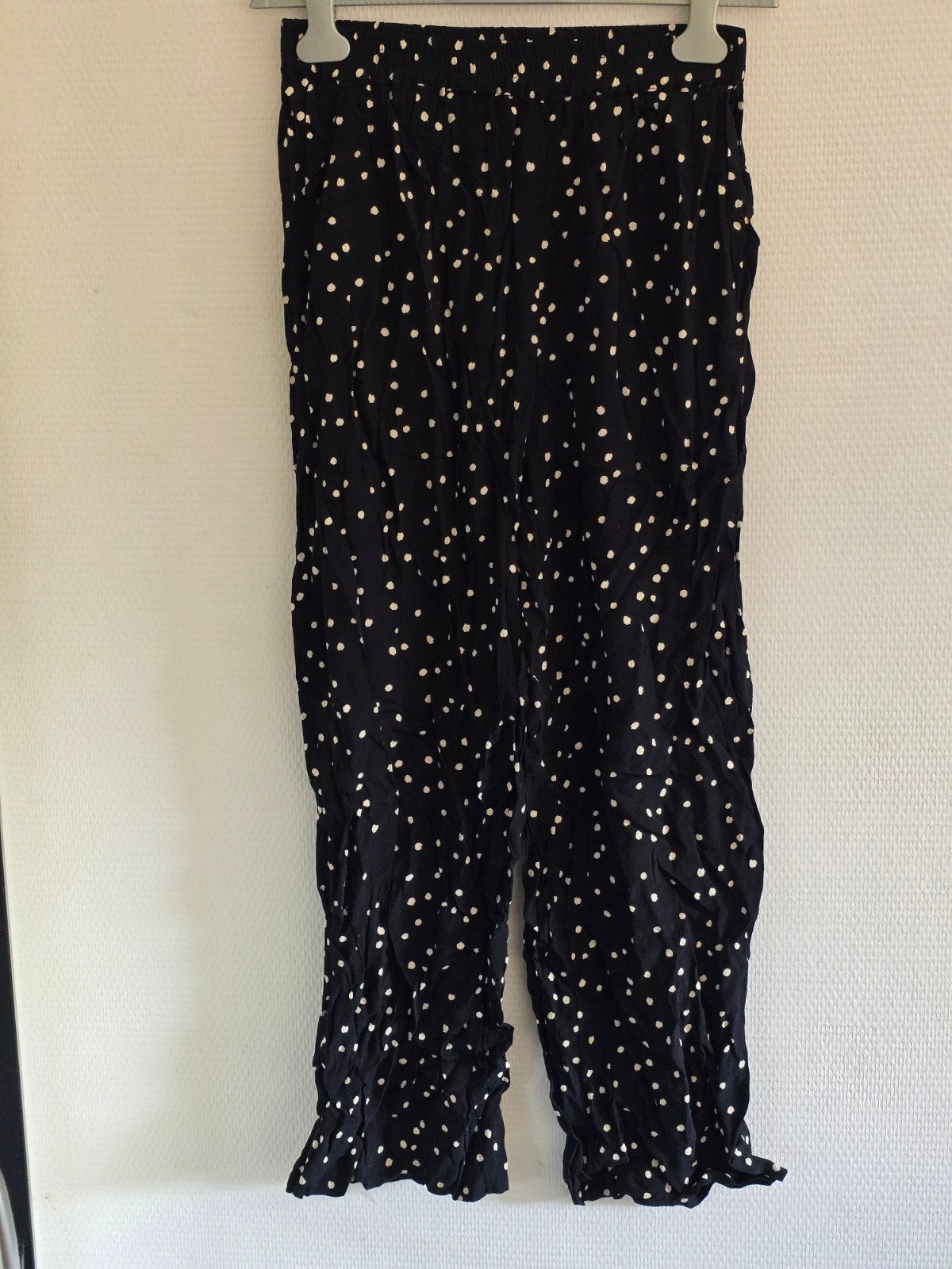Madness zwarte broek met stippen, maat 38, Maat 38/40 (M), Madness, Zwart, Ophalen of Verzenden