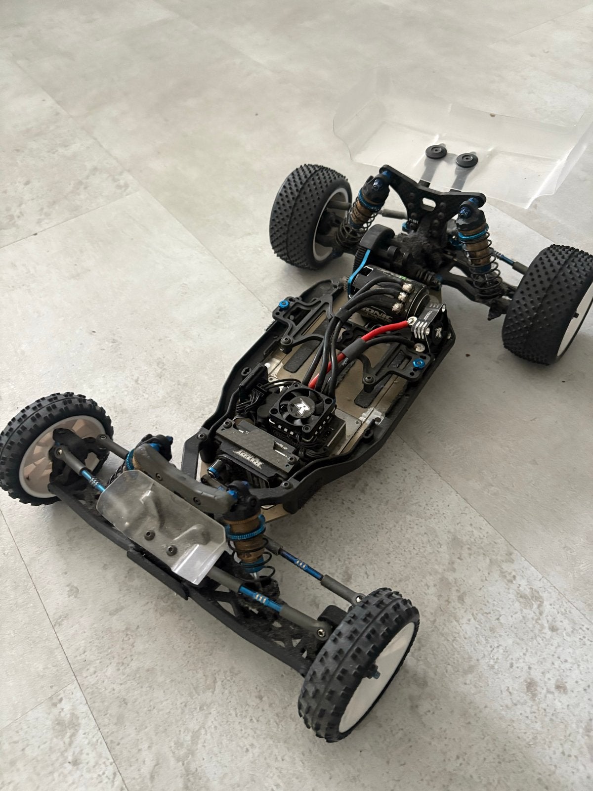 Team Associated RC10B6.4, Hobby en Vrije tijd, Modelbouw | Radiografisch | Auto's, Auto offroad, Zo goed als nieuw, Schaal 1:10