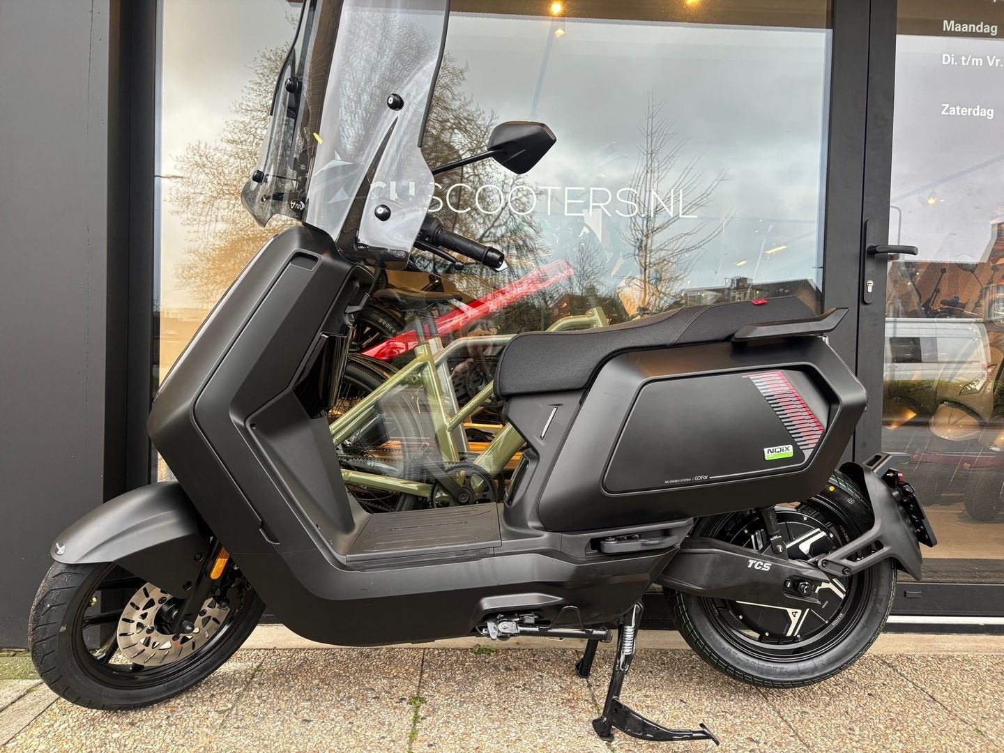 NIU NQIX 150 | 2600W Motor | 72V 48Ah accu | 45km NQIX 150 (, NIU, Niu, Onbekend, Onbekend
