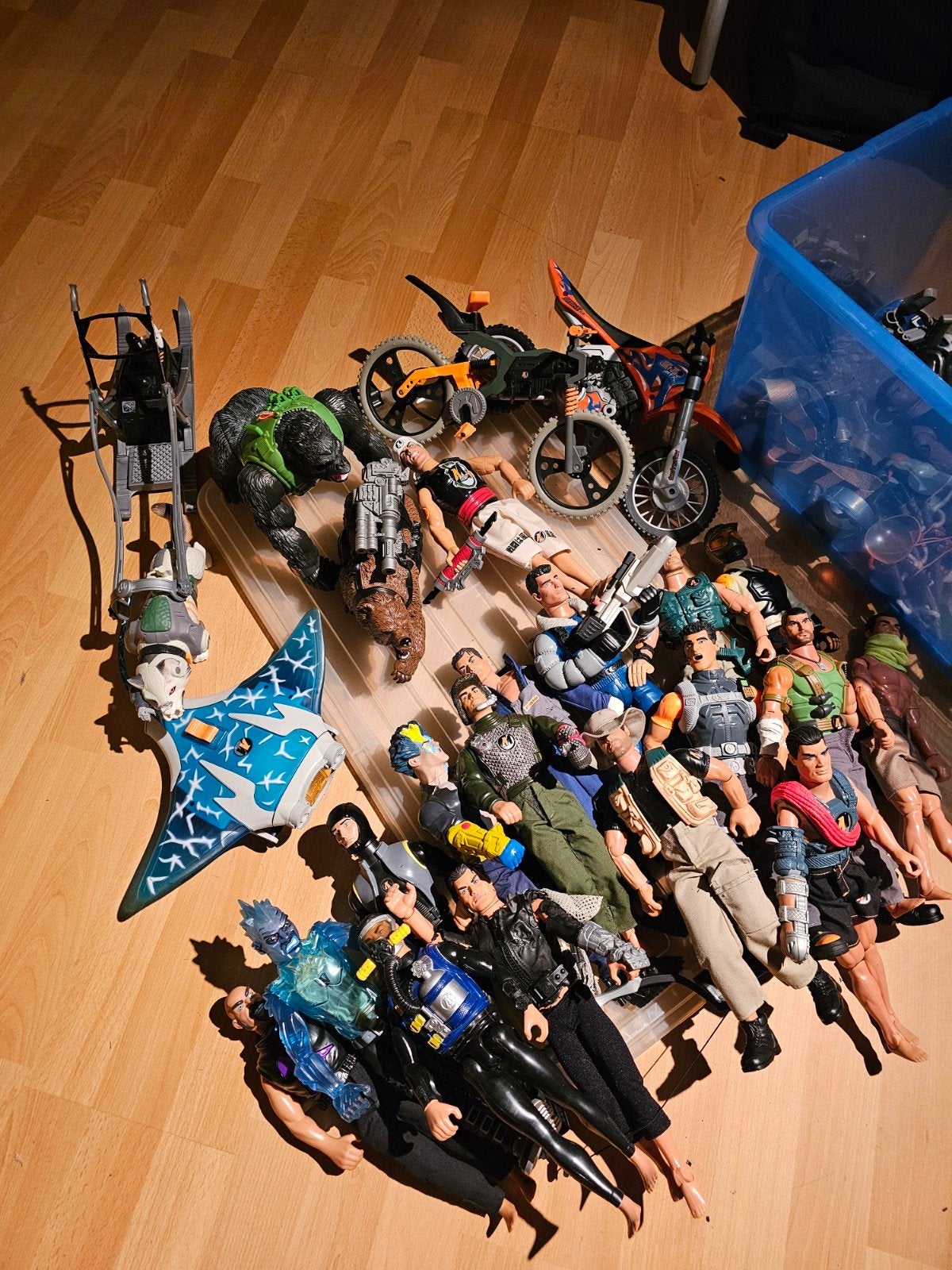 Action-man's + veel extra's, Ophalen