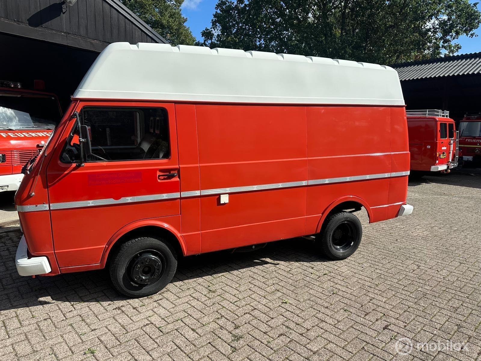 VW LT 35 Wegenbelasting vrij 2 t trekgewicht 57DKM Brandweer, Auto's, Achterwielaandrijving, Zwart, Overige carrosserieën, Volkswagen