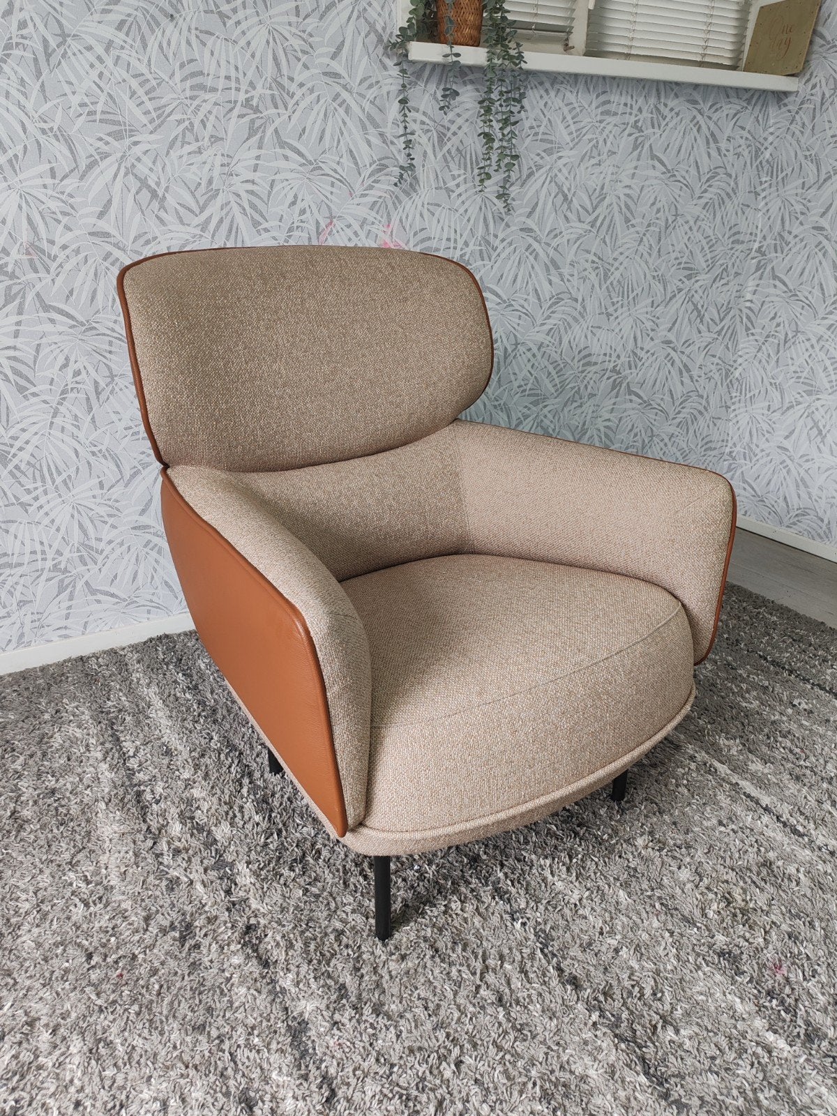 Zgan Pode Cabut fauteuil - Stijlvolle en comfortabele stoel, Modern design, Kazernestraat 15, 5928 NL Venlo, The Netherlands, 75 tot 100 cm