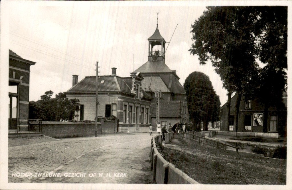 Hooge Zwaluwe - N.H. Kerk - Gezicht op, Ophalen of Verzenden, 1920 tot 1940, Gelopen, Noord-Brabant