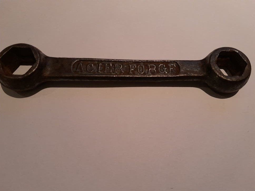 Antieke ringsleutel 13 cm met 4 verschillende maten, Antiek en Kunst, Ophalen of Verzenden