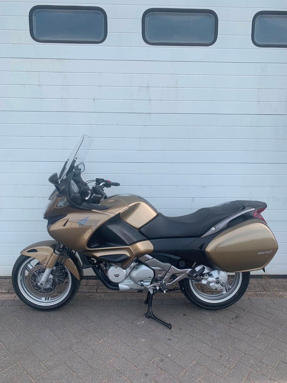 Honda Deauville NT700 slechts 16.000 km uitzonderlijk mooi, Motoren, Motoren | Honda, Cardan-aandrijving, 2 cilinders, Particulier