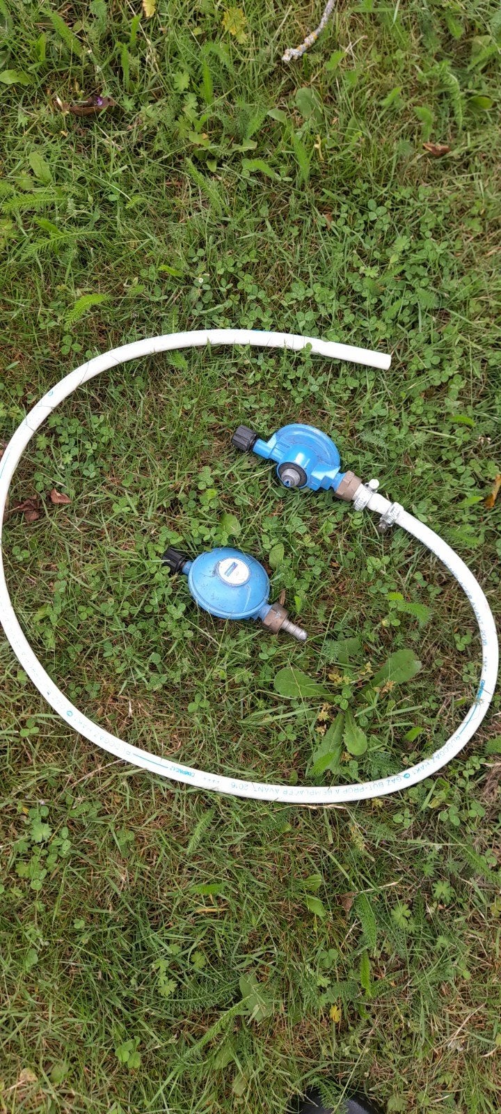 Campingaz gasdrukregelaar met slang, Ophalen of Verzenden, Gebruikt