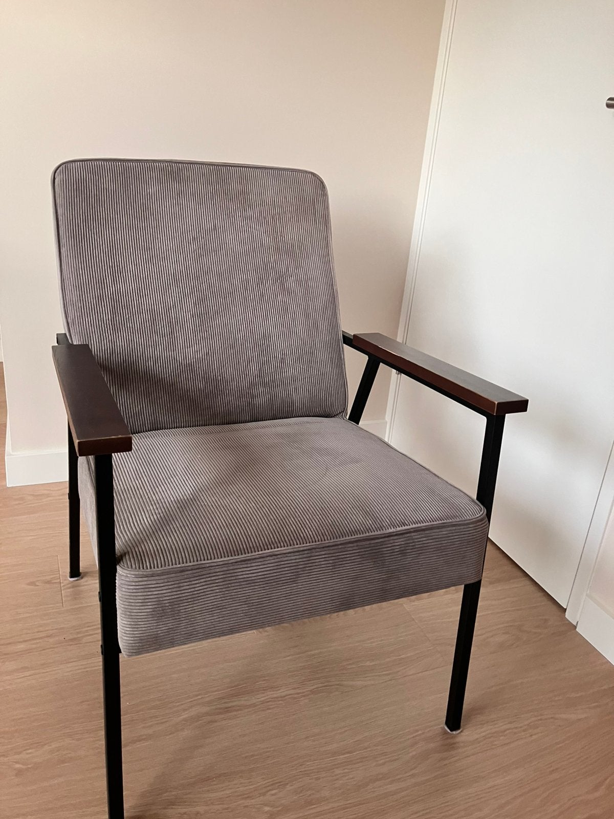 Woood fauteuil grijze ribstof, Ophalen, Gebruikt, Minder dan 75 cm, Stof