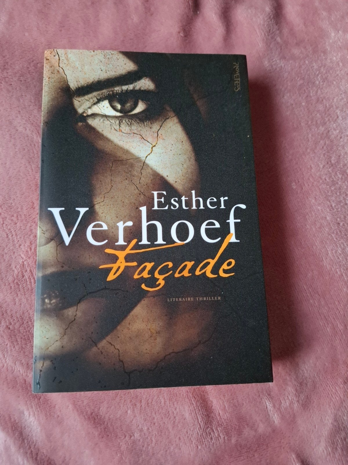 Façade - Esther Verhoef (Literaire thriller), Ophalen of Verzenden, Zo goed als nieuw, Esther Verhoef