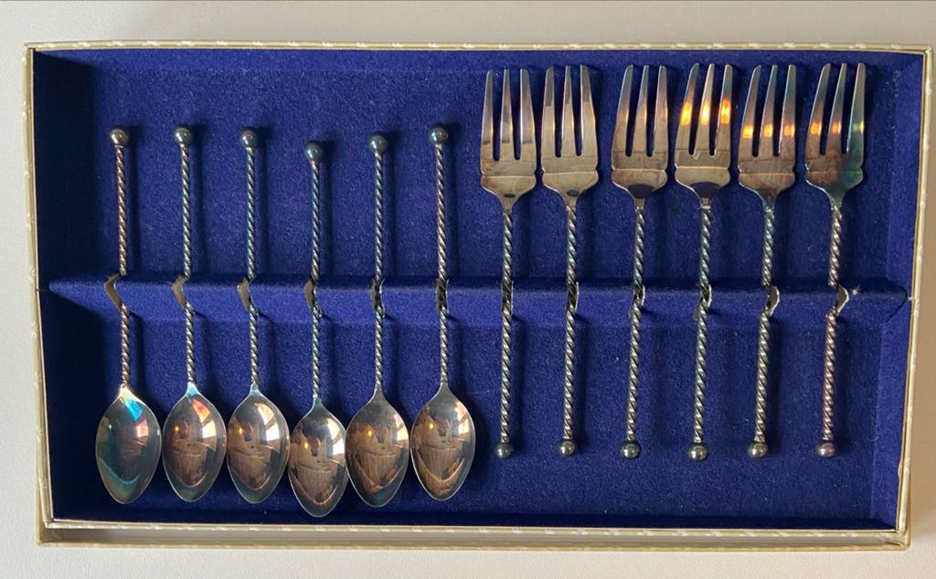 Set van 6 zilveren vorkjes en 6 lepeltjes in doos, Antiek en Kunst, Antiek | Bestek, Ophalen of Verzenden
