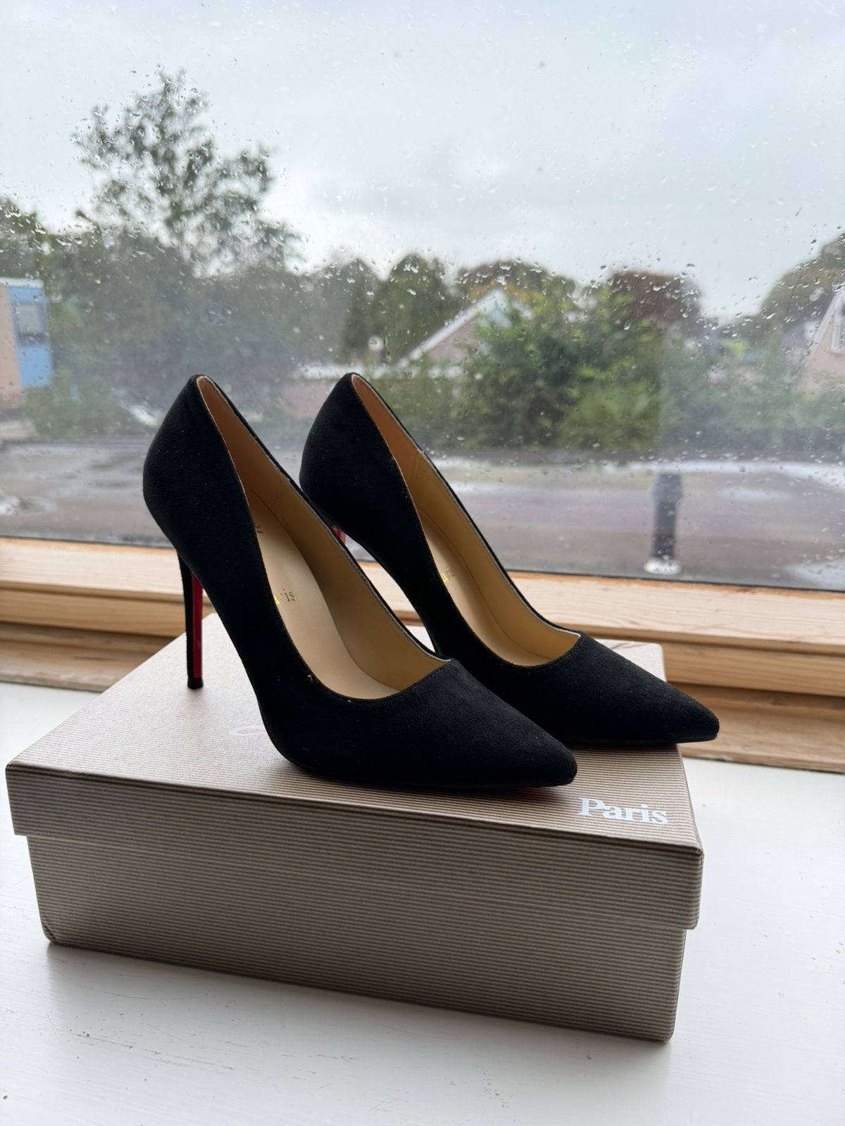 Christian Louboutin 10 cm, Pumps, Zwart, Ophalen of Verzenden, Zo goed als nieuw