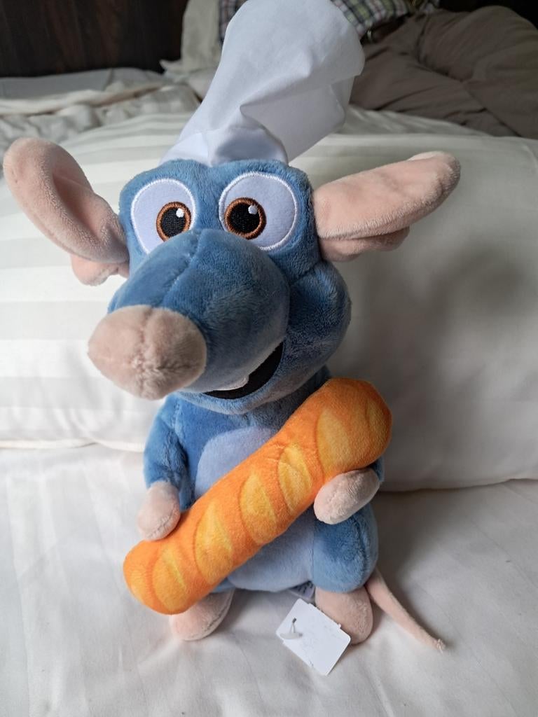 Disney Ratatouille Remy pluche knuffel met koksmuts 25cm, Kinderen en Baby's, Speelgoed | Knuffels en Pluche, Muis, Disney, Disney