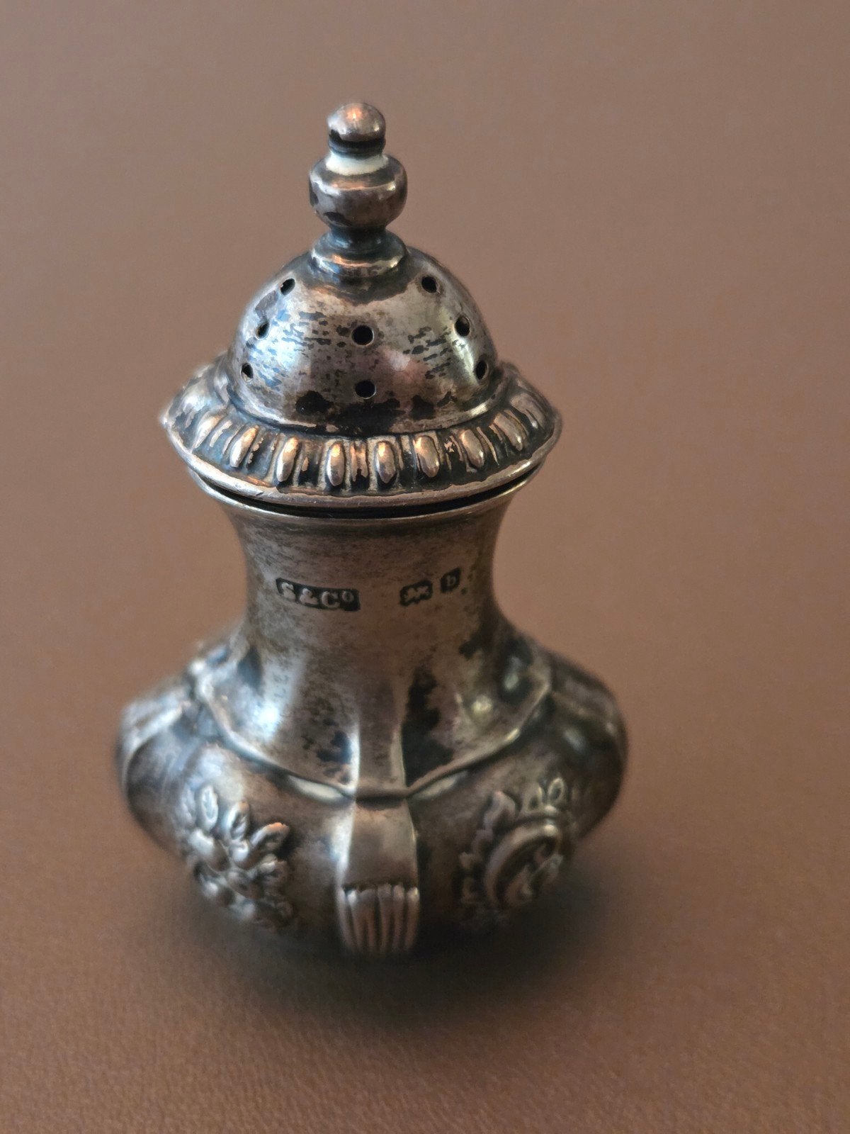 Antieke Zilveren Peperstrooier - Victoriaans Tijdperk, Antiek en Kunst, Antiek | Goud en Zilver, Ophalen of Verzenden, Zilver