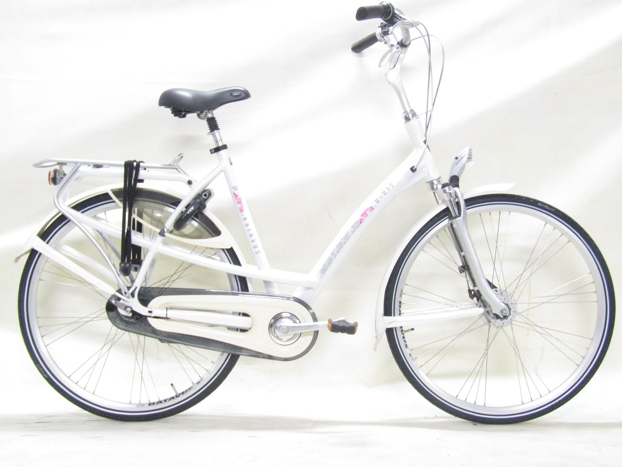 Batavus Mambo wit dames 57cm 28inch, Fietsen en Brommers, Fietsen | Dames | Damesfietsen, 56 cm of meer, Gebruikt, Batavus, Versnellingen