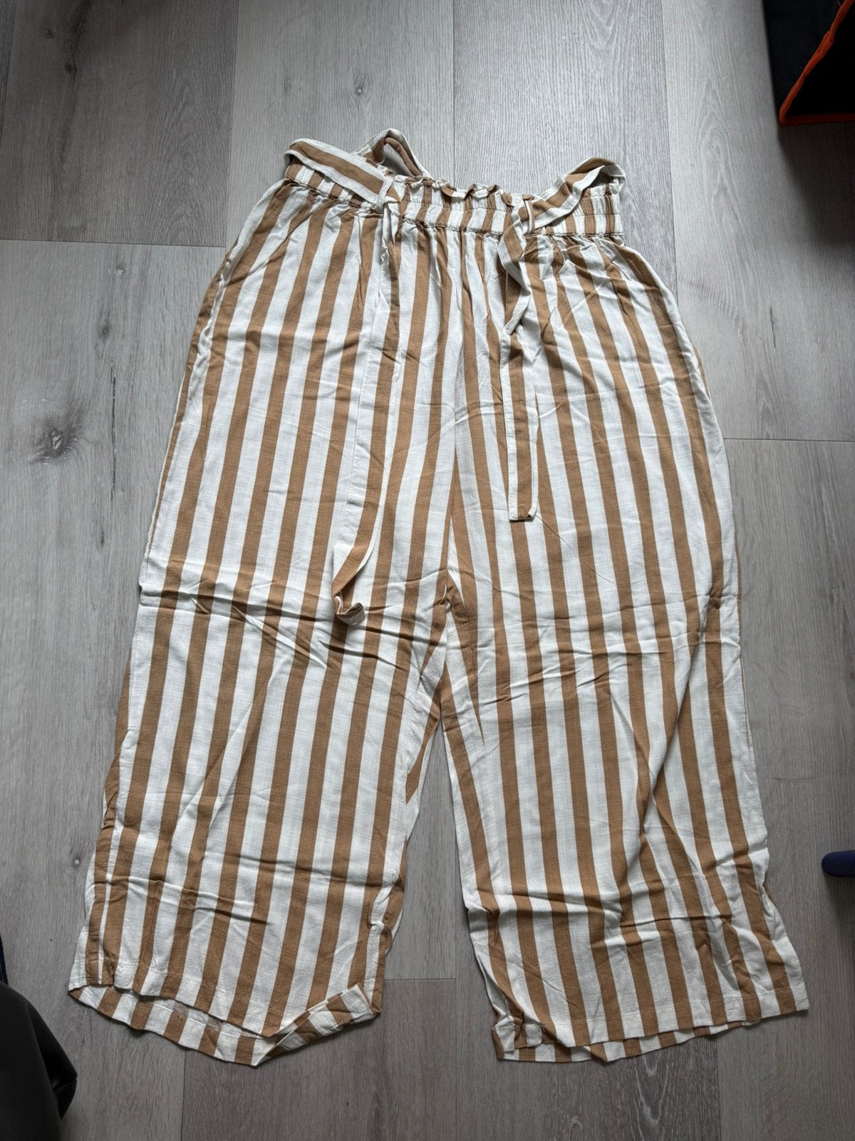 Izgst Only  Zomerbroek Mt 40, Kleding | Dames, Broeken en Pantalons, Ophalen of Verzenden, Zo goed als nieuw