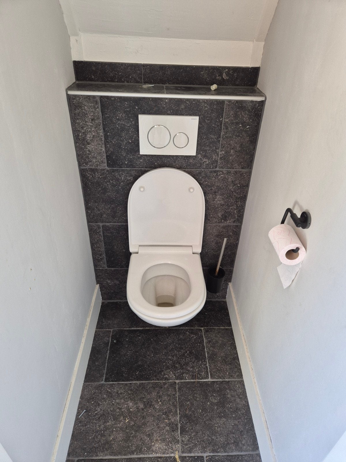 Wandcloset met inbouwreservoir en drukplaat, Doe-het-zelf en Verbouw, Ophalen, Gebruikt, Toilet