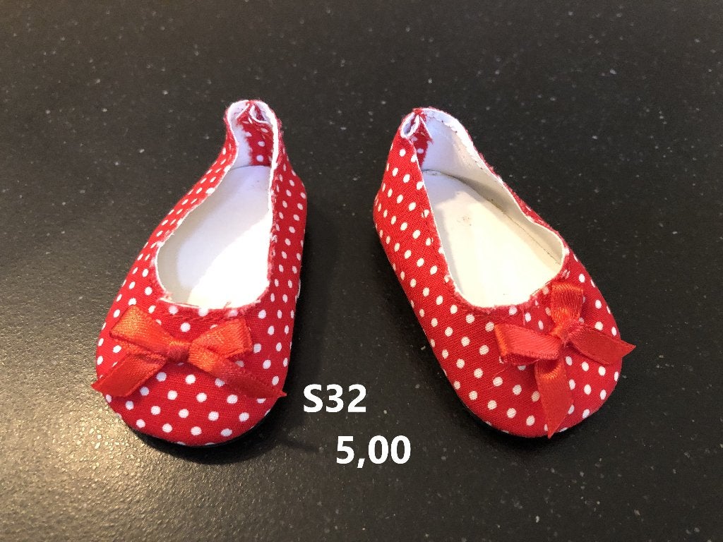 Poppenkleertjes baby born. Schoentjes. Opbrengst KiKa., Ophalen, Nieuw, Babypop