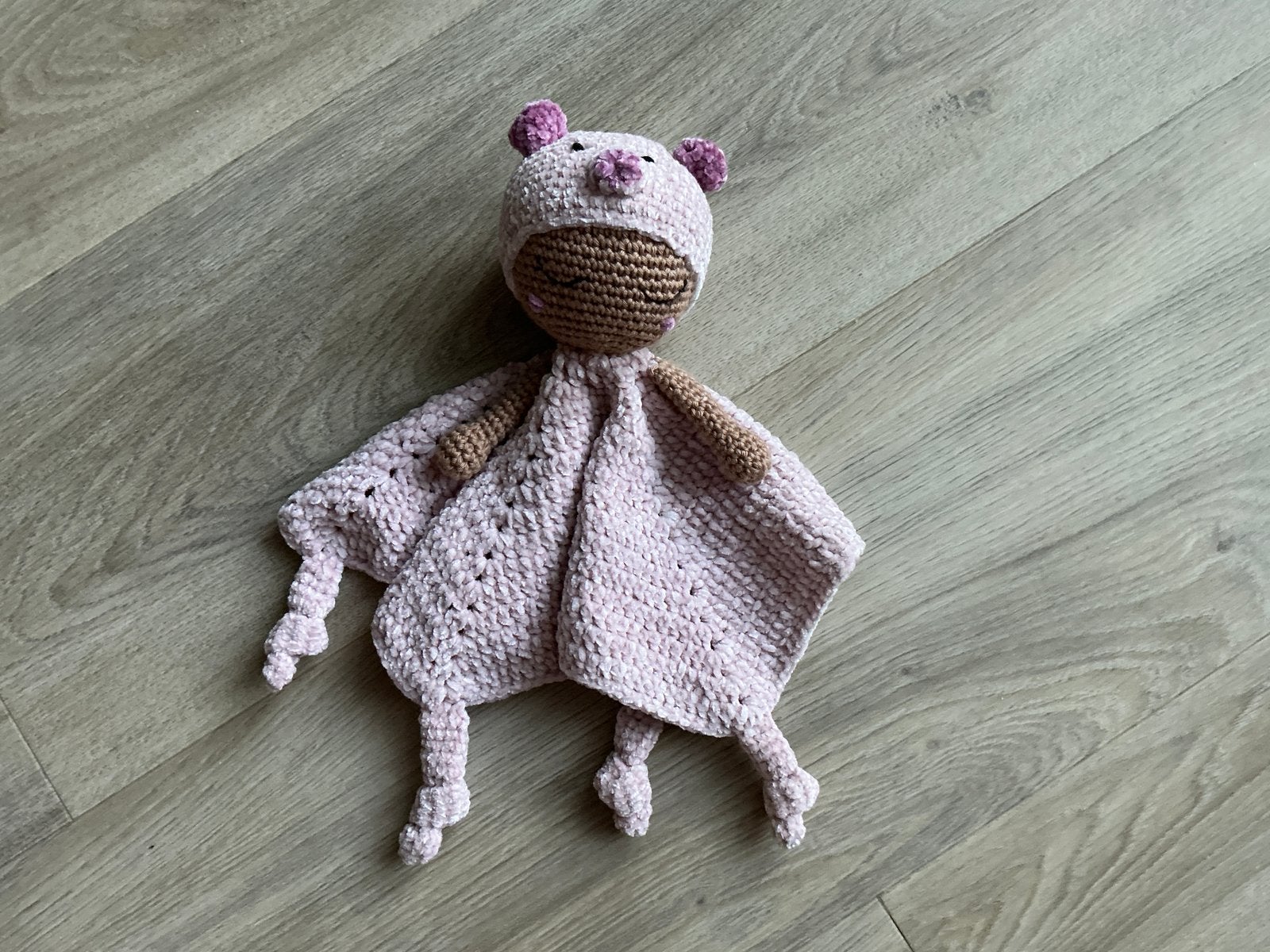 Handgemaakt baby knuffeldoekje van zacht garen, Nieuw, Ophalen of Verzenden, Roze, Knuffeldoekje