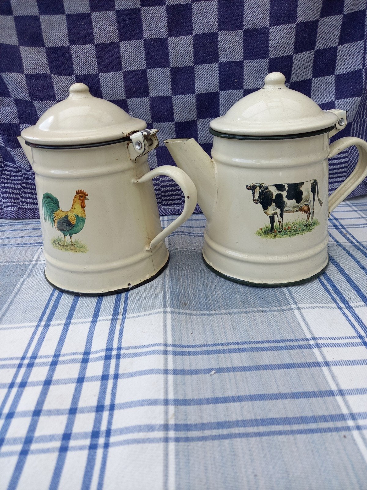 2 emaille kannetjes, Ophalen of Verzenden