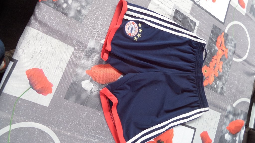Voetbalbroekje BAYERN MUNCHEN, Maat S, Ophalen of Verzenden, Zo goed als nieuw, Broek