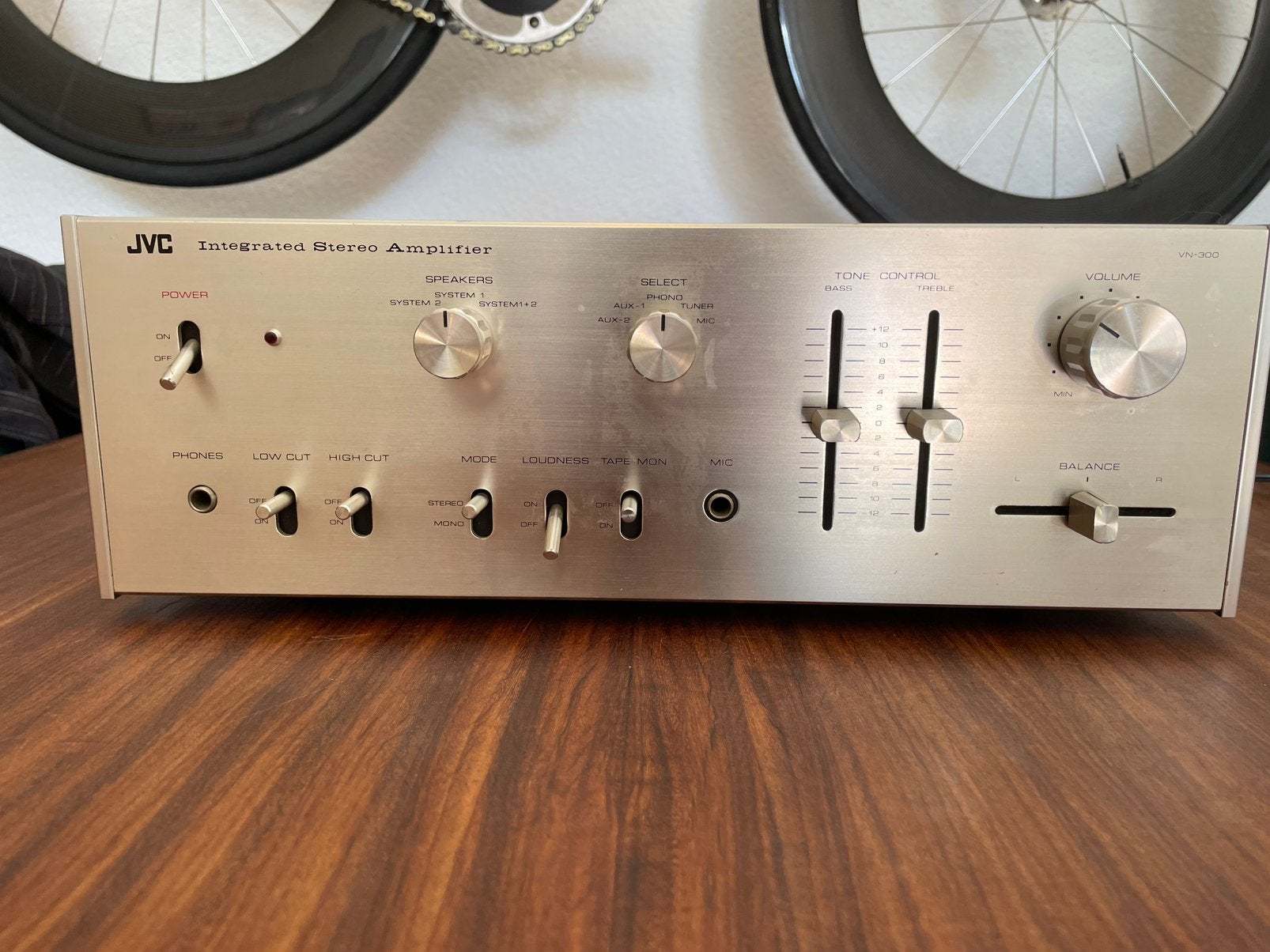 JVC VN300 HiFi Versterker Vintage Jaren 70, Audio, Tv en Foto, Versterkers en Receivers, Ophalen, Minder dan 60 watt, JVC