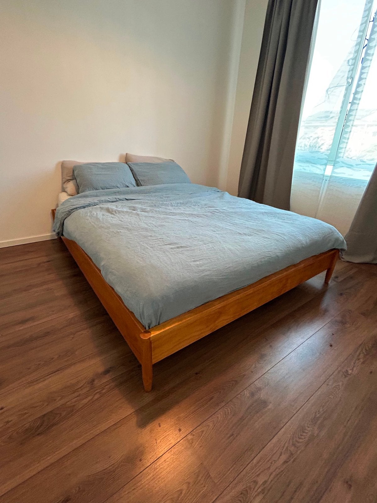 Westwing Mid-Century Modern Bedframe 160x200 met lattenbodem, Ophalen, Gebruikt, Bruin, Tweepersoons