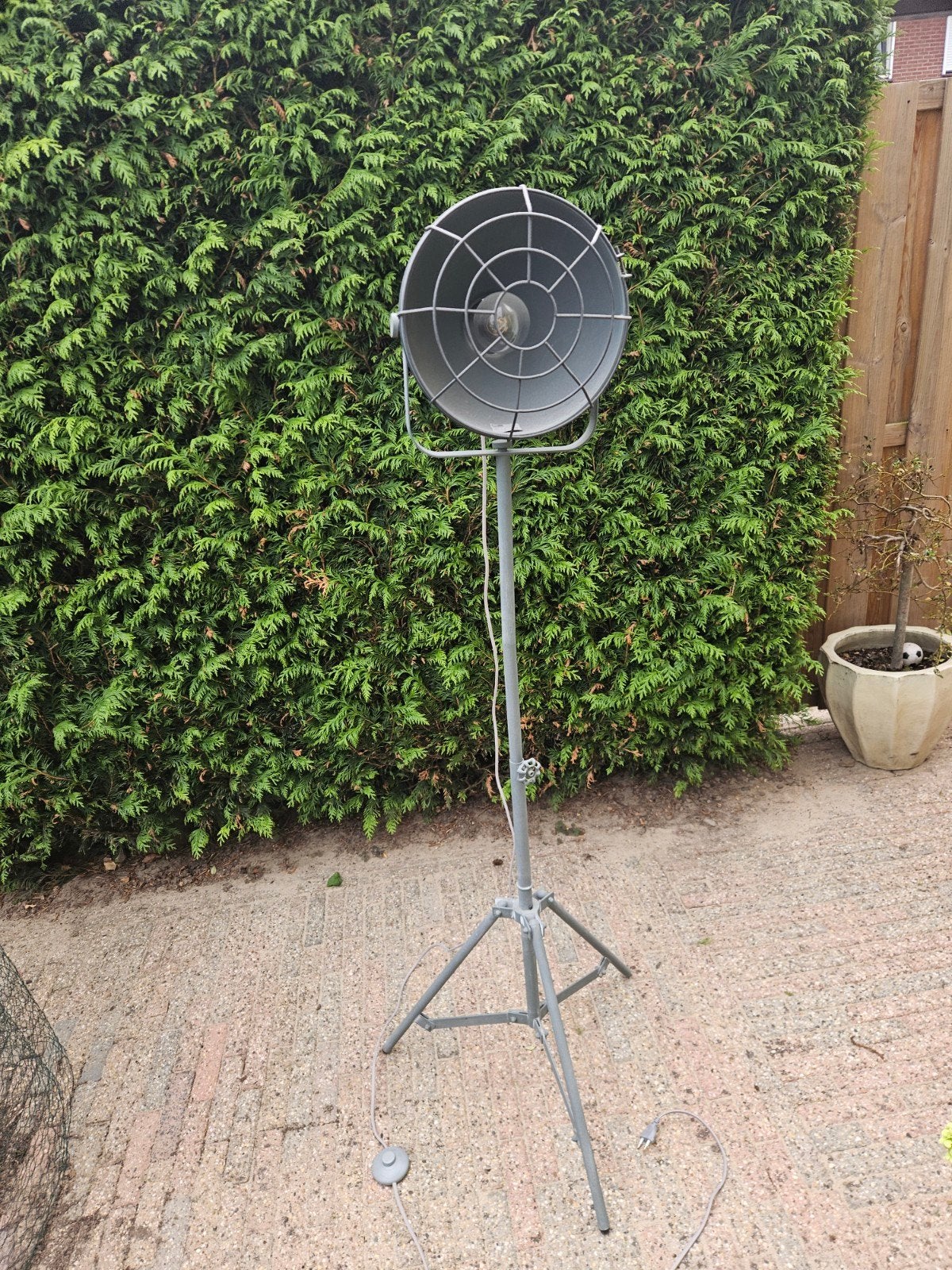 Industriële grijze staande lamp - in hoogte verstelbaar, Ophalen, Gebruikt, E27 (groot), Metaal