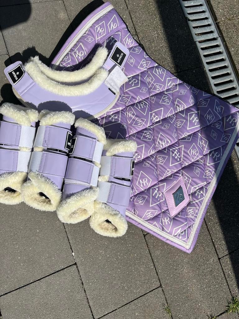 Mrs Ros lila setje, Ophalen of Verzenden, Zo goed als nieuw, Rijden