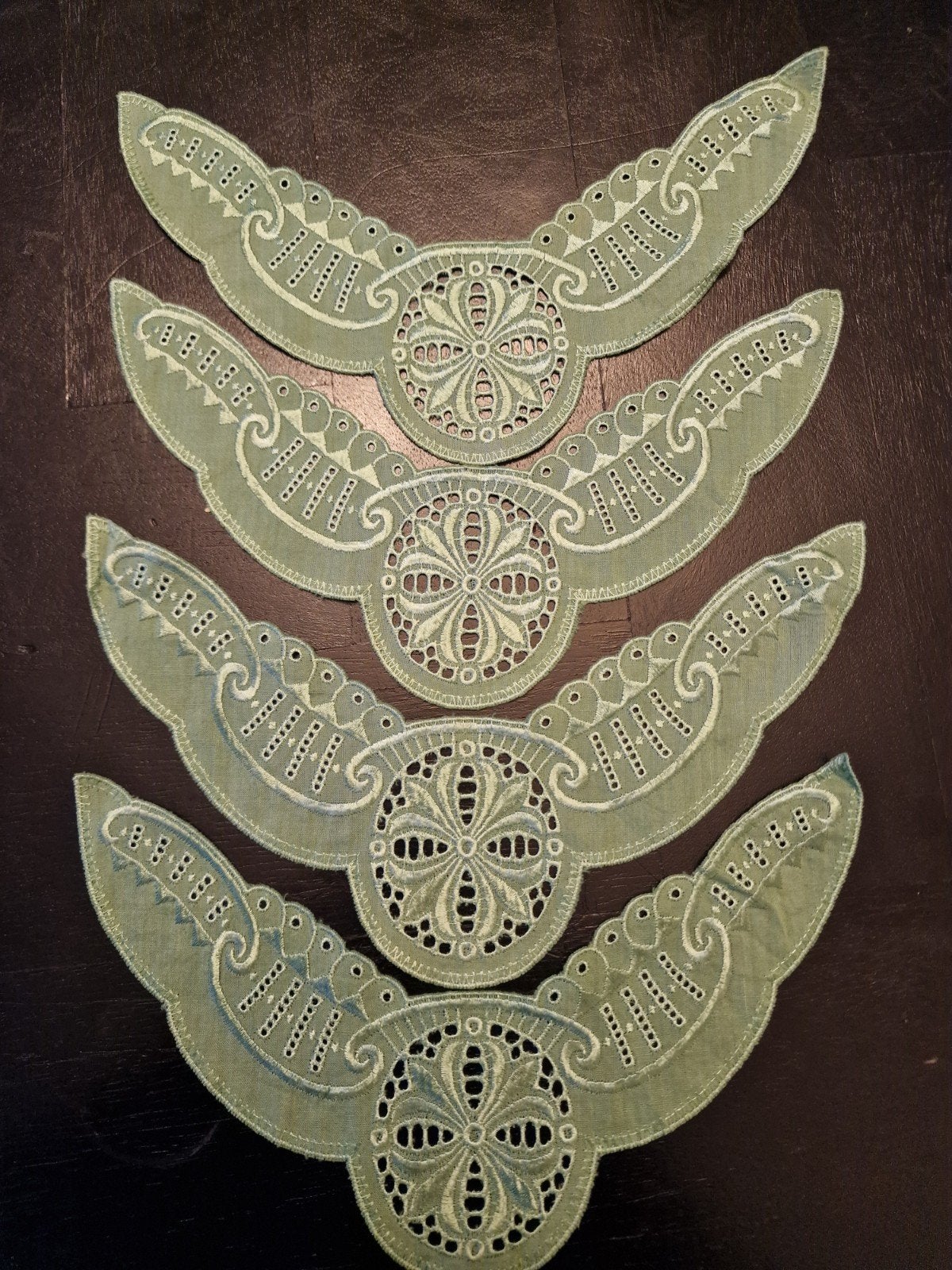 Set van 24 Groene Borduurapplicaties - Nieuw, Ophalen of Verzenden, Nieuw, Borduurgaren of Zijde