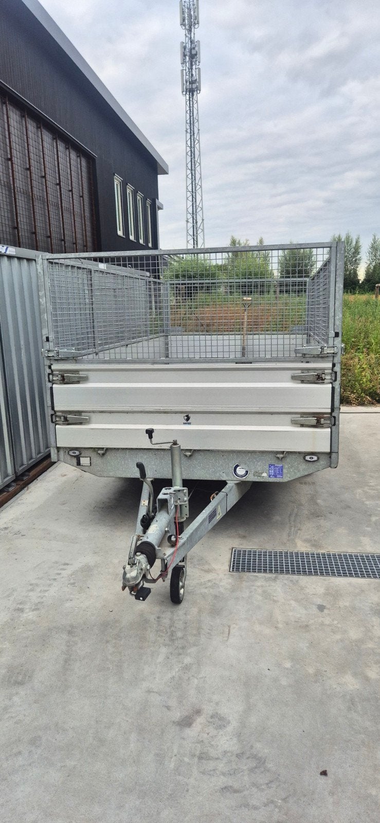 Hapert 3.5t transport / plateauwagen met oprijplanken onder, Ophalen, Zo goed als nieuw