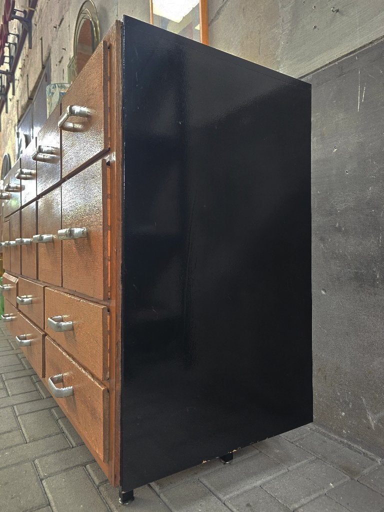 Vintage Apothekers Kast Zwart | Dressoir & Ladekast Hout, Huis en Inrichting, 150 tot 200 cm, Ophalen of Verzenden, Vintage Antiek Landelijk Modern