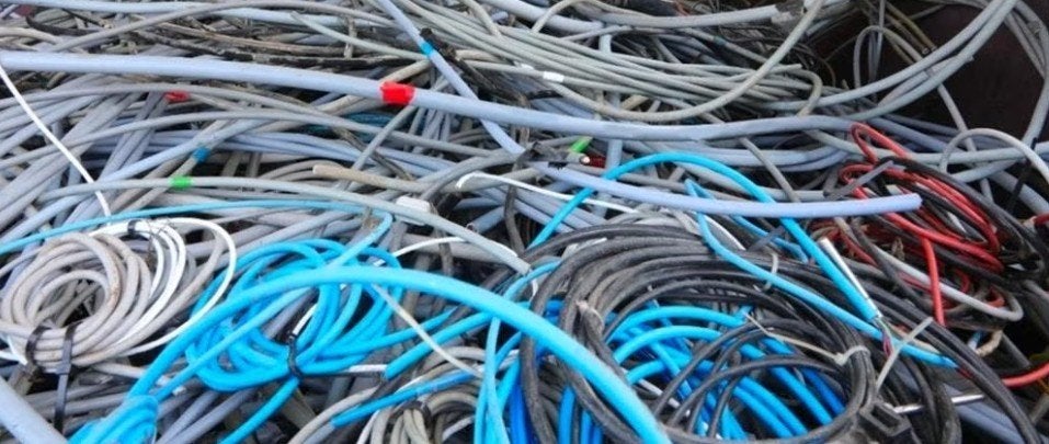Oud ijzer gezocht ook oude electrische apparaten, Ophalen of Verzenden, Gebruikt, Minder dan 2 meter, Overige kabels