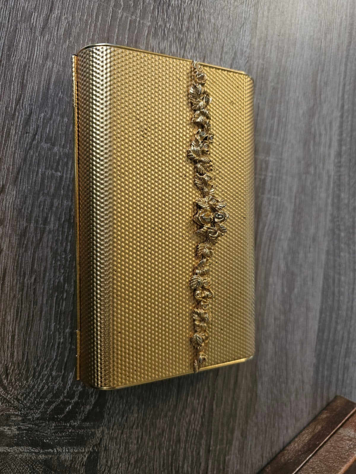 Vintage Gouden Sigarettenkoker met Bloemmotief, Ophalen