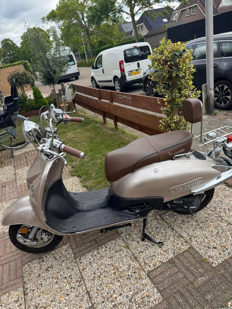 Scooter, Fietsen en Brommers, Ophalen of Verzenden, Zo goed als nieuw, Benzine, Overige merken