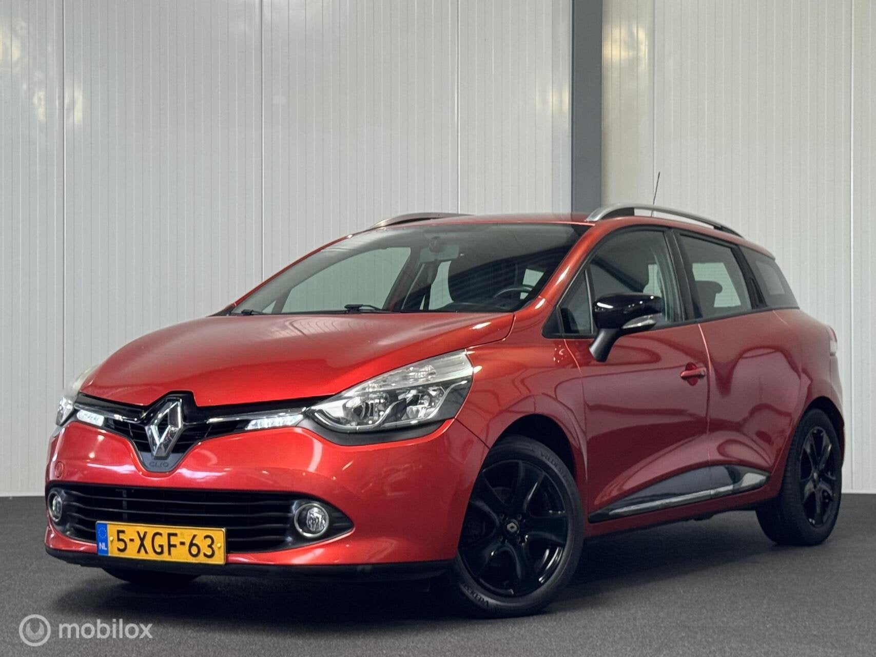 Renault Clio Estate 0.9 TCe Night&Day [ NAP trekhaak navi cr, Voorwielaandrijving, Startonderbreker, Origineel Nederlands, Handgeschakeld