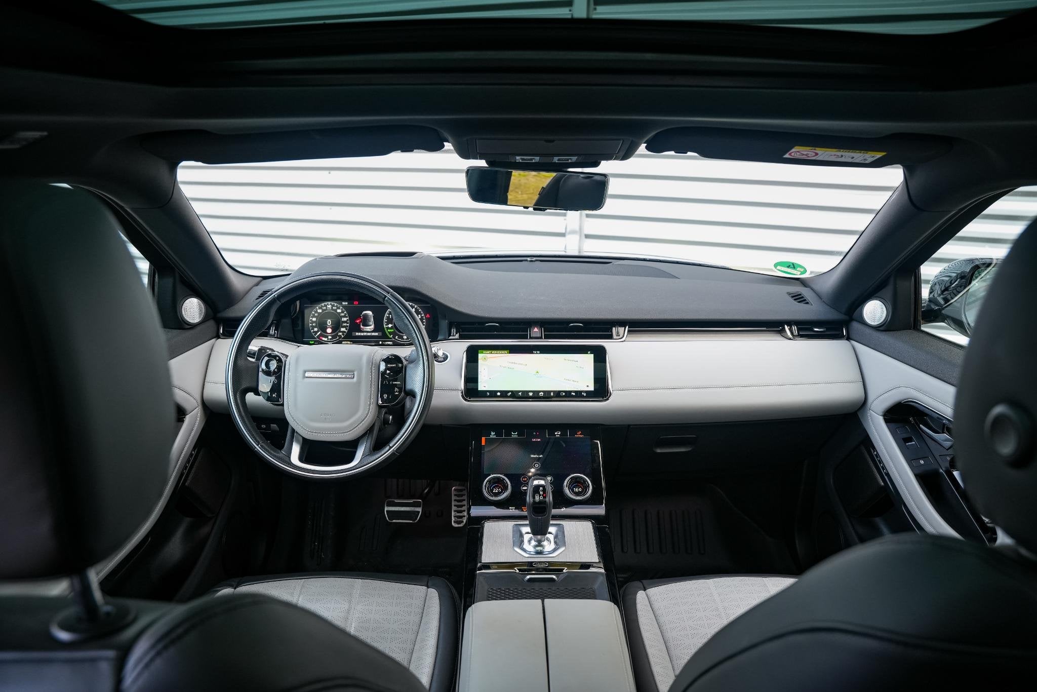 Land Rover Range Rover Evoque 2.0 P300e AWD R-Dynamic Panora, Auto's, Gebruikt, Euro 6, 4 cilinders, Bedrijf