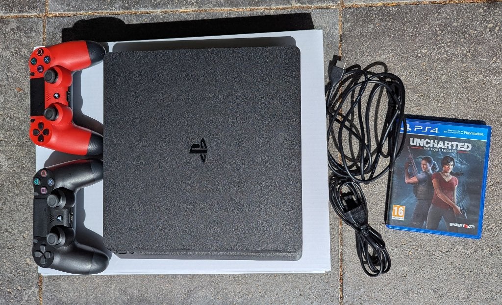 PS4 PlayStation 4 + 2 Controllers + Uncharted Game, Ophalen, Met 2 controllers, Zo goed als nieuw, Slim