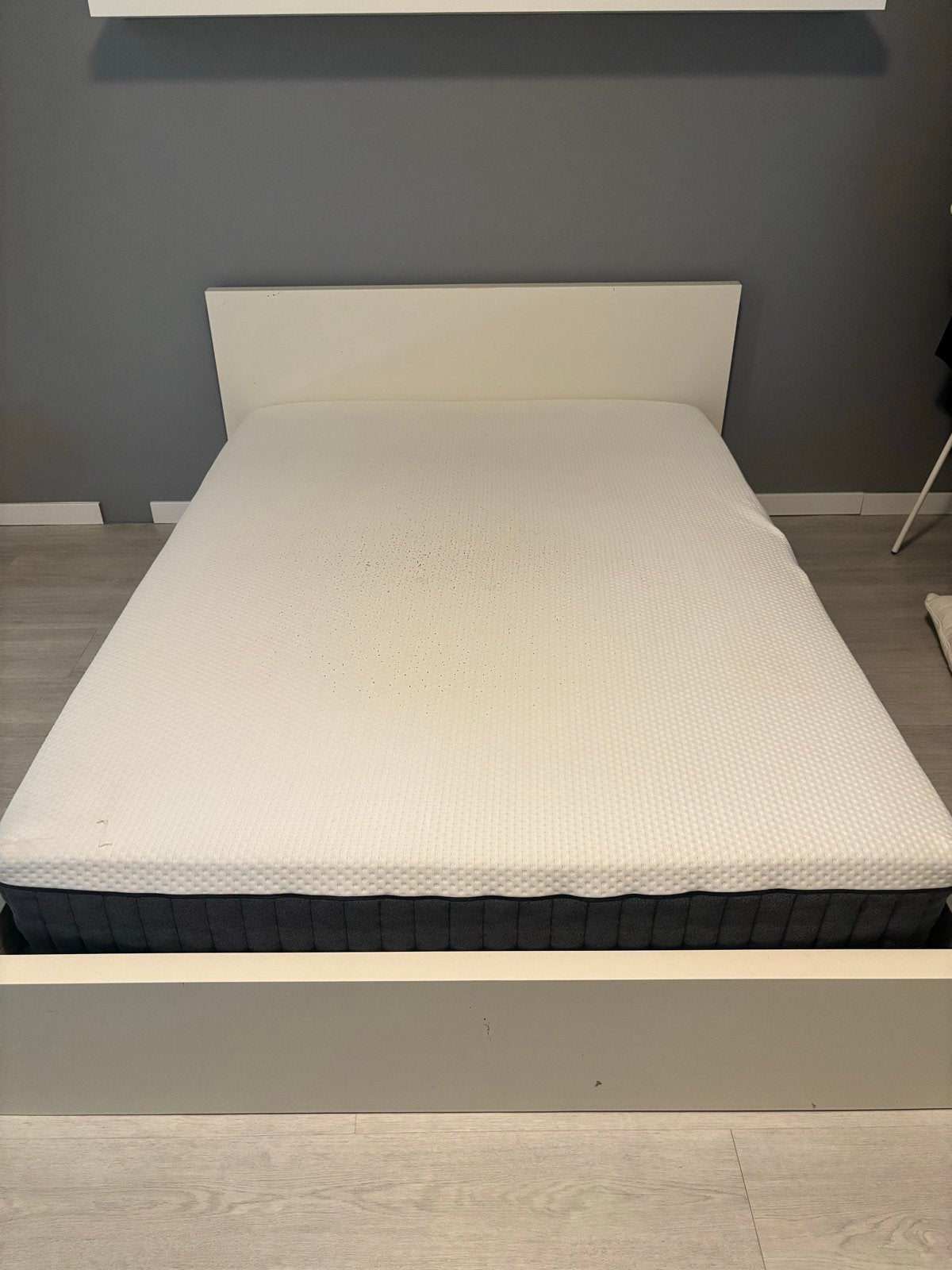 IKEA bed met lattenbodem en Emma Sleep matras 140x200, Ophalen, Gebruikt, Wit, Tweepersoons