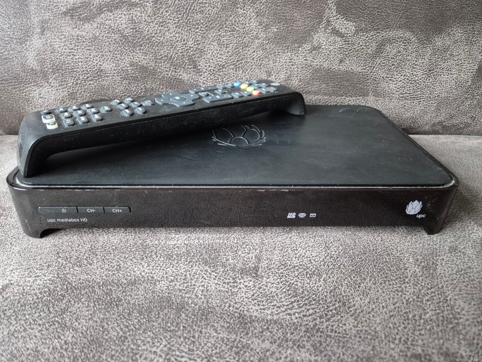 Ziggo DCR7111 Media box met afstandsbediening, Ophalen of Verzenden, Zo goed als nieuw, Decoder