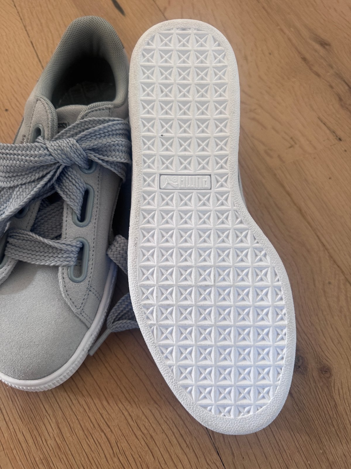 Puma Suede Heart sneakers maat 40, Ophalen of Verzenden, Nieuw, Grijs, Sneakers of Gympen