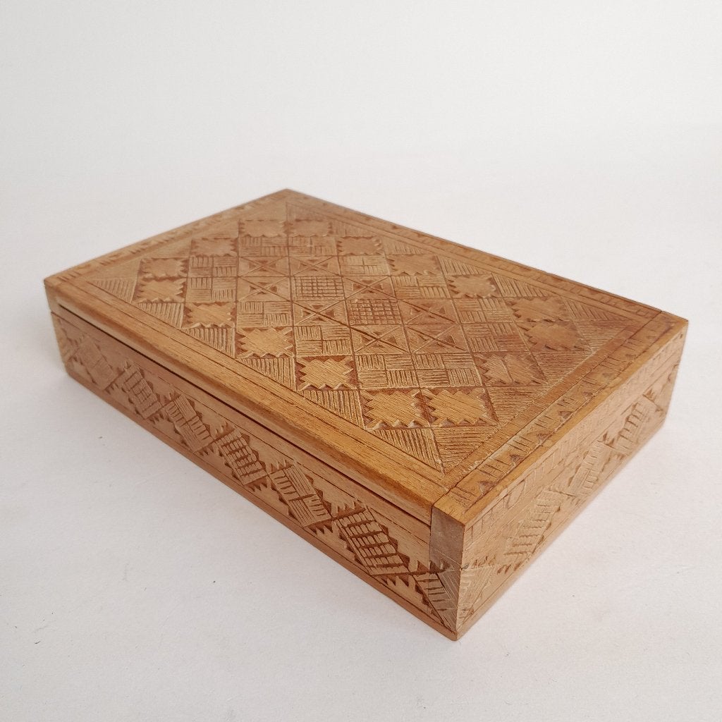Vintage houtsnijwerk sieradendoosje - opbergdoosje Folk Art, Ophalen of Verzenden