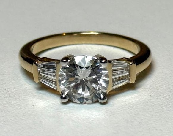 Gouden ring met VS1 diamant totaal 1.96ct met certificaat!, Nieuw, Ophalen of Verzenden, 17 tot 18, Met edelsteen