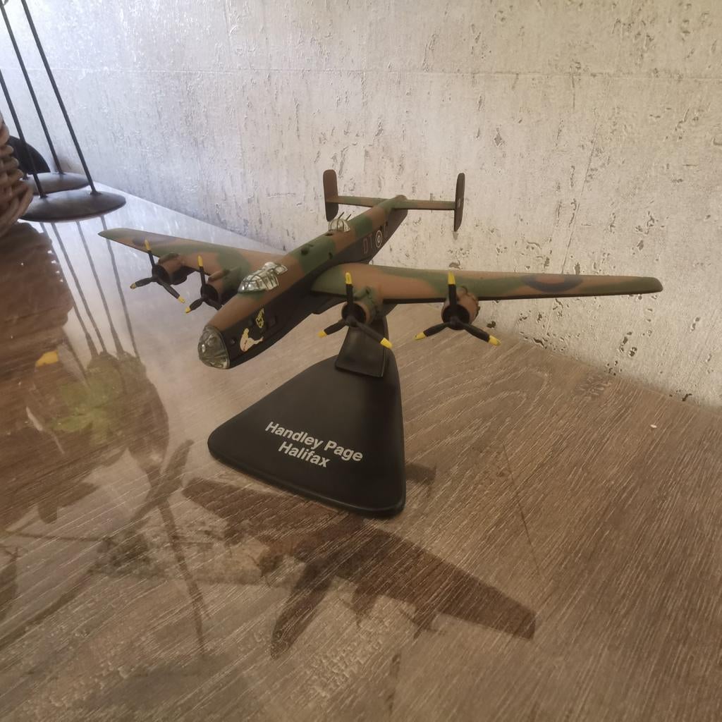 Diecast WO2 Handley Page Halifax Vliegtuig Atlas - Nieuw, Overige merken, 1:72 tot 1:144, Ophalen of Verzenden, Zo goed als nieuw