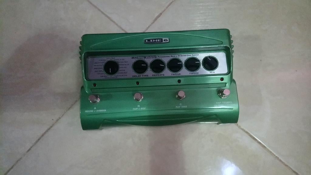 Line6 dL-4, Muziek en Instrumenten, Effecten, Verzenden, Zo goed als nieuw